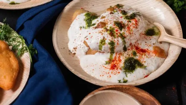 Dahi Gujiya Kaise Banaye Holi 2023: इस होली बनाएं स्पेशल दही गुजिया