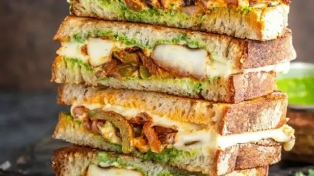 पनीर टिक्का सैंडविच बनाने की आसान रेसिपी (Paneer Tikka Sandwich Recipe)