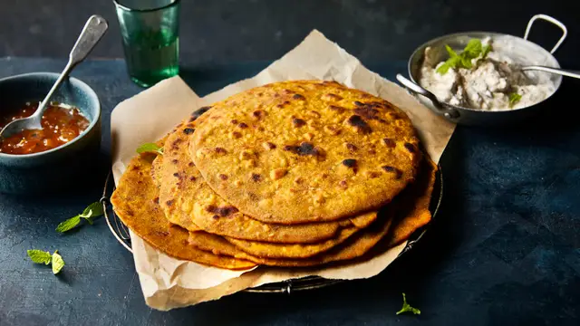 दाल का पराठा रेसिपी (Dal ka Paratha Recipe)