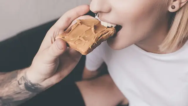 Health Tips: पीनट बटर सेहत के लिए है बेहद फायदेमंद, जानें इसे खाने के लाभ