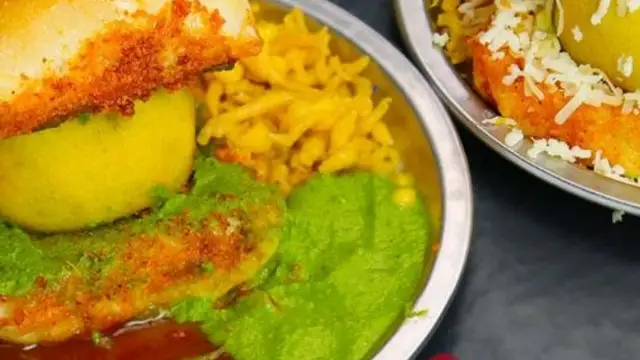 Vada Pav Recipe: घर बैठे बनाएं मुंबई जैसा स्वादिष्ट वड़ा पाव, वो भी मिनटों में। इसके सामने वडा गर्ल भी फीकी पड़ जाएगी