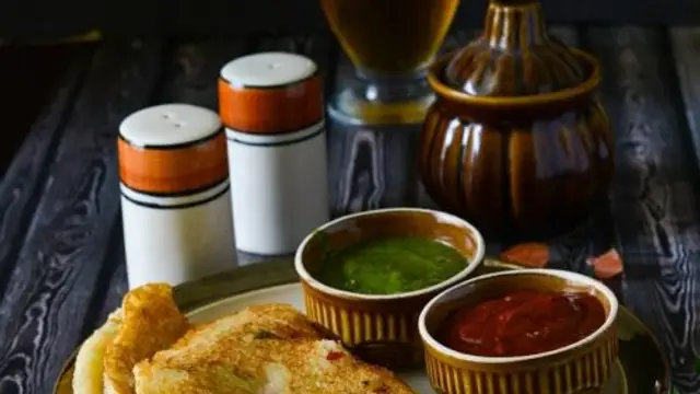 नाश्ते में बनाएं इस्टेंट रवा चीला (Rava Chilla Recipe)