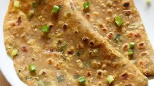 Spring Onion Paratha Recipe: स्प्रिंग अनियन पराठा एक बार खाएंगे और बार-बार मांगते रह जाएंगे