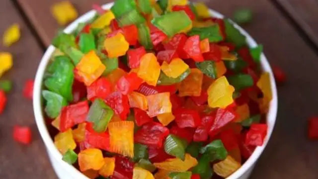 Tutti Frutti Recipe: घर में बड़ी ही आसानी से बनाएं बच्चों की फेवरेट रंग-बिरंगी टूटी फ्रूटी