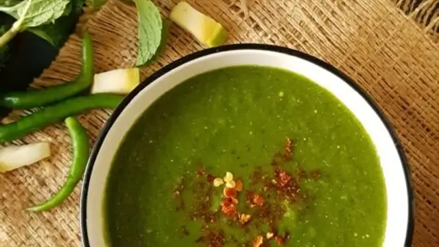 गर्मियों में लें पुदीने-कैरी की चटनी का मजा, झटपट बनकर होती है तैयार