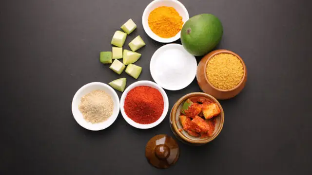 आम का अचार रेसिपी (Mango Pickles Recipe)
