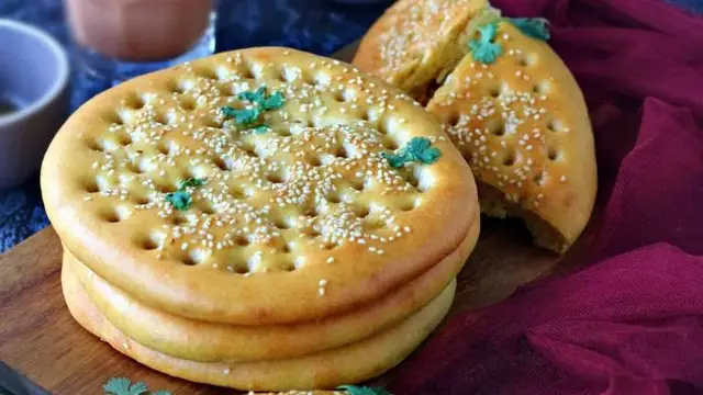 Roghni Naan Recipe: मुलायम और स्वादिष्ट रोगनी नान रेसिपी