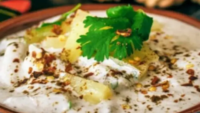 Pineapple Raita: खाने का स्वाद दोगुना कर देगा पाइनएप्पल का खट्टा-मीठा रायता, जानिए इसे बनाने की आसान विधि