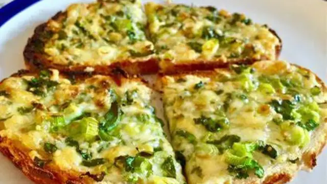 Chili Cheese Toast Recipe In Hindi: बच्चों के पसंद के चिली चीज़ टोस्ट बनाएं